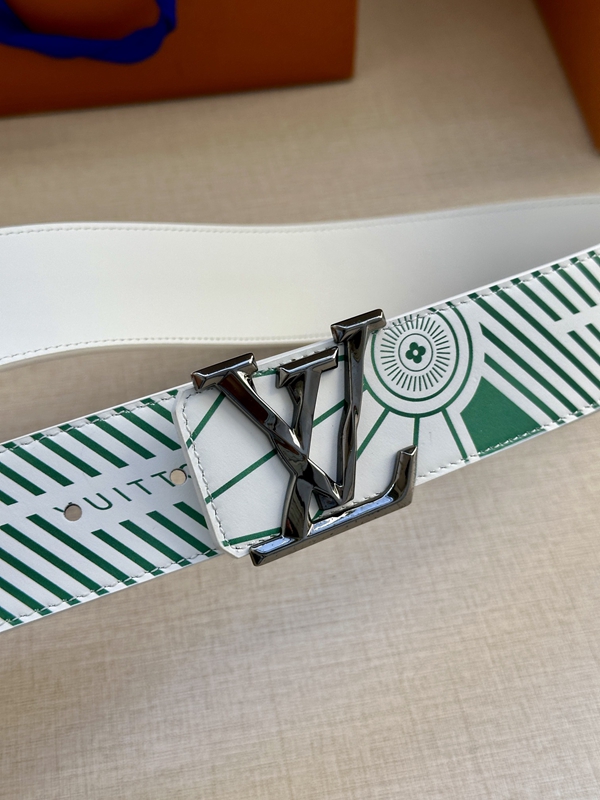 激安ルイヴィトンベルト背面デザイン